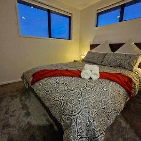 Lovely Brand New Home 26 Крайстчёрч Экстерьер фото